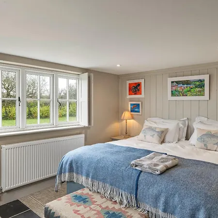 Finest Retreats - St Eval School House *