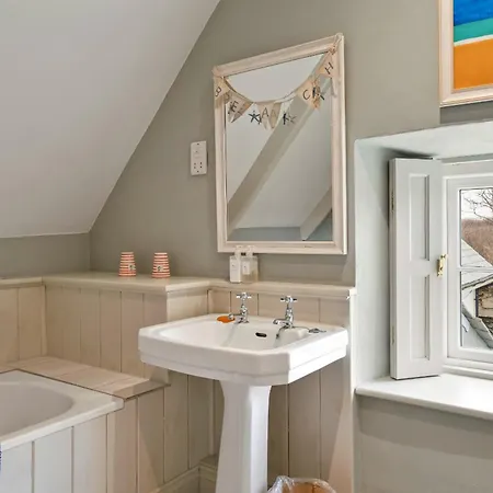 Finest Retreats - St Eval School House Saint Ervan
