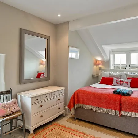 Finest Retreats - St Eval School House